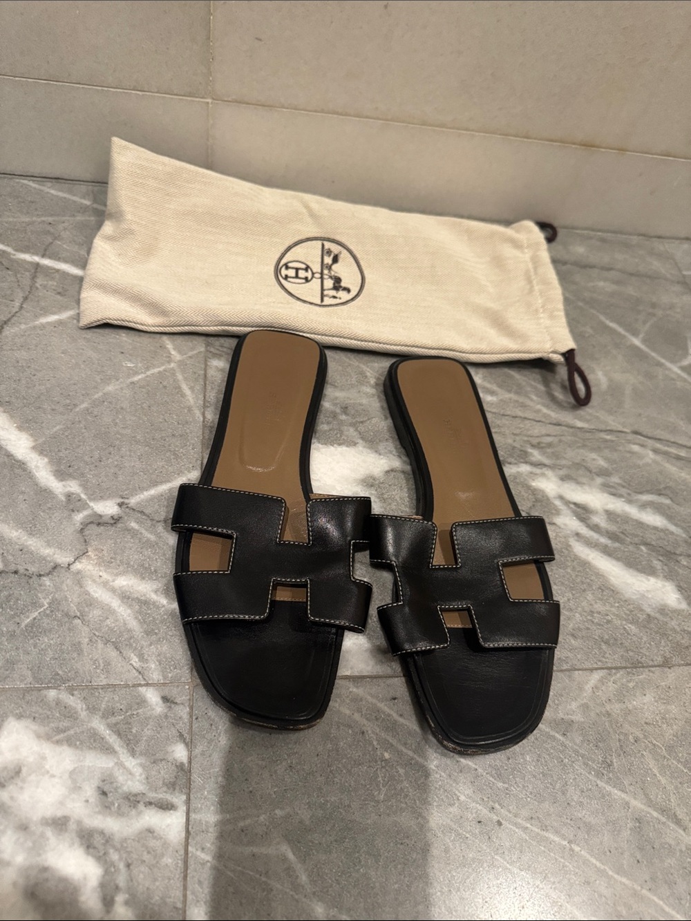 Hermes Oran Black
